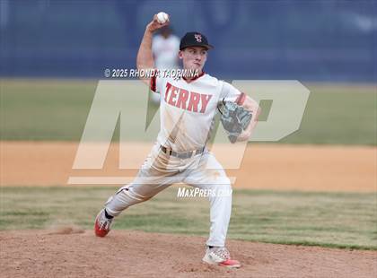Thumbnail 2 in Terry vs Randle (Lamar Consolidated Playoff) photogallery.