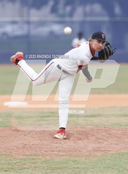 Thumbnail 1 in Terry vs Randle (Lamar Consolidated Playoff) photogallery.