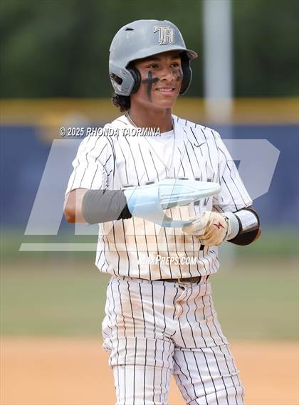 Thumbnail 3 in Terry vs Randle (Lamar Consolidated Playoff) photogallery.