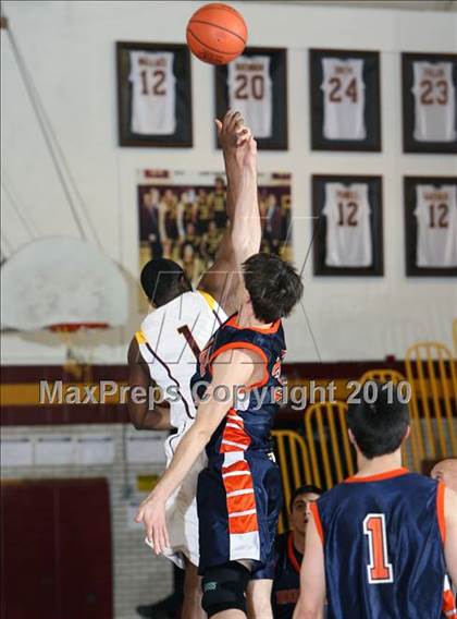 Thumbnail 2 in Horace Greeley vs Mt. Vernon (Section 1 AA Quarterfinal) photogallery.