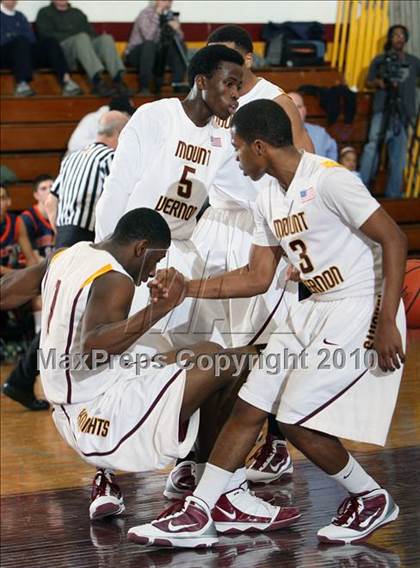 Thumbnail 1 in Horace Greeley vs Mt. Vernon (Section 1 AA Quarterfinal) photogallery.