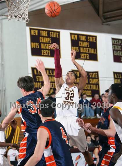 Thumbnail 3 in Horace Greeley vs Mt. Vernon (Section 1 AA Quarterfinal) photogallery.