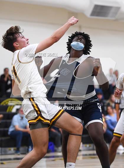 Thumbnail 3 in San Marcos vs. Francis Parker photogallery.