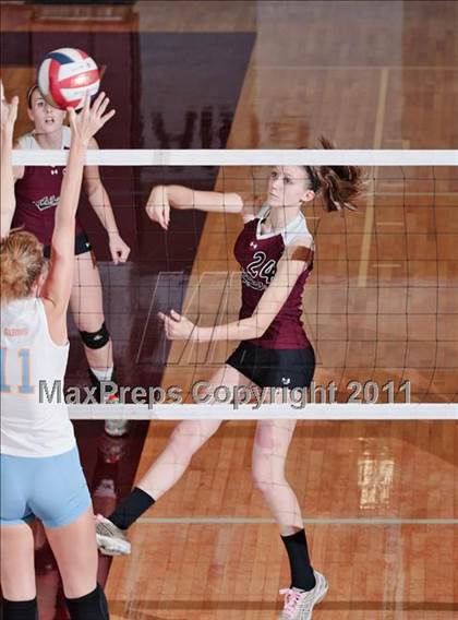 Thumbnail 3 in Alcoa vs. Gibbs (Regional Playoffs) photogallery.