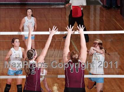 Thumbnail 2 in Alcoa vs. Gibbs (Regional Playoffs) photogallery.