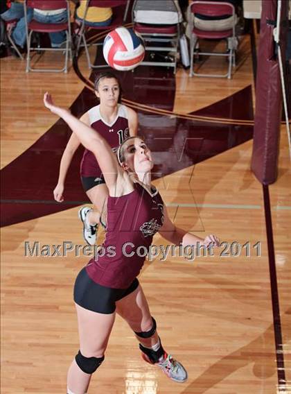 Thumbnail 1 in Alcoa vs. Gibbs (Regional Playoffs) photogallery.