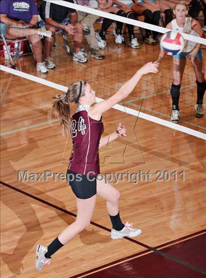 Thumbnail 3 in Alcoa vs. Gibbs (Regional Playoffs) photogallery.