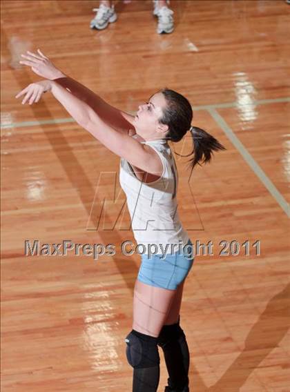 Thumbnail 3 in Alcoa vs. Gibbs (Regional Playoffs) photogallery.