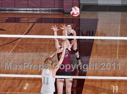 Thumbnail 1 in Alcoa vs. Gibbs (Regional Playoffs) photogallery.