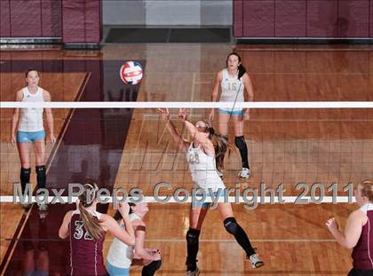 Thumbnail 1 in Alcoa vs. Gibbs (Regional Playoffs) photogallery.