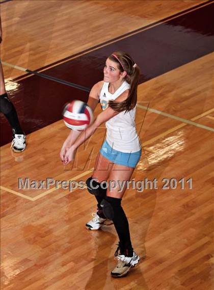 Thumbnail 3 in Alcoa vs. Gibbs (Regional Playoffs) photogallery.