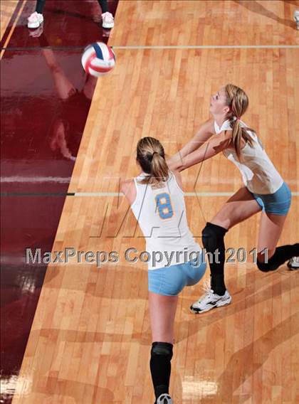 Thumbnail 1 in Alcoa vs. Gibbs (Regional Playoffs) photogallery.