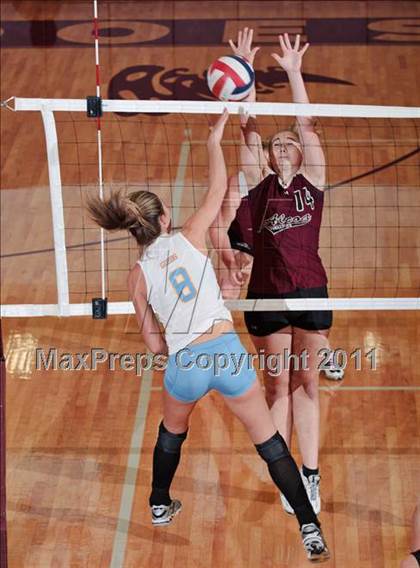 Thumbnail 1 in Alcoa vs. Gibbs (Regional Playoffs) photogallery.