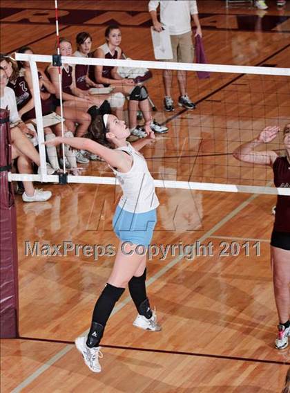 Thumbnail 3 in Alcoa vs. Gibbs (Regional Playoffs) photogallery.