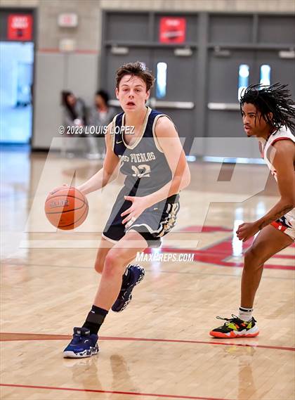 Thumbnail 3 in Colony vs. Dos Pueblos (Nike Extravaganza) photogallery.
