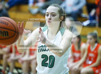 Thumbnail 1 in Hamilton Heights vs New Castle (IHSAA Sectional Championship) photogallery.