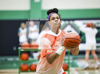 Thumbnail 3 in Hamilton Heights vs New Castle (IHSAA Sectional Championship) photogallery.