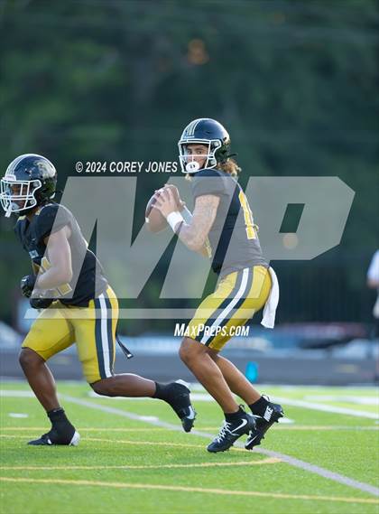 Thumbnail 2 in Columbia vs Carrollton photogallery.
