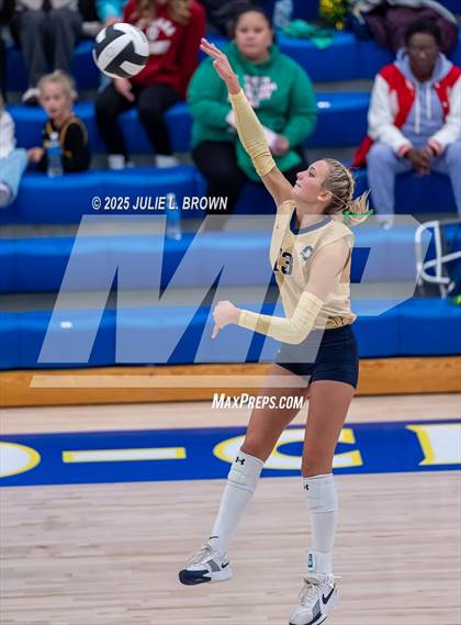 Thumbnail 3 in Roncalli vs. Cathedral (IHSAA 3A Regional Championship) photogallery.