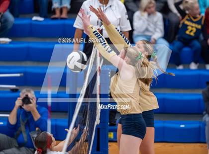 Thumbnail 1 in Roncalli vs. Cathedral (IHSAA 3A Regional Championship) photogallery.