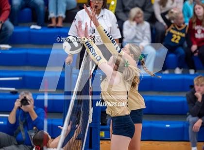 Thumbnail 3 in Roncalli vs. Cathedral (IHSAA 3A Regional Championship) photogallery.
