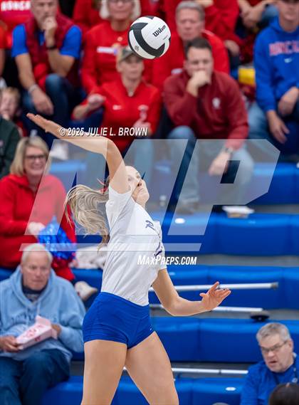 Thumbnail 3 in Roncalli vs. Cathedral (IHSAA 3A Regional Championship) photogallery.