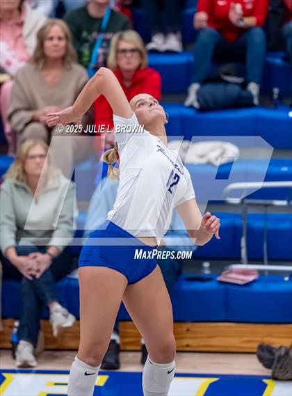 Thumbnail 3 in Roncalli vs. Cathedral (IHSAA 3A Regional Championship) photogallery.