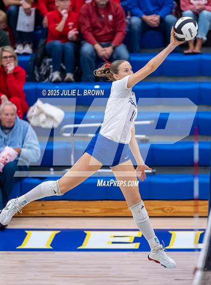 Thumbnail 2 in Roncalli vs. Cathedral (IHSAA 3A Regional Championship) photogallery.