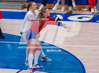 Thumbnail 1 in Roncalli vs. Cathedral (IHSAA 3A Regional Championship) photogallery.