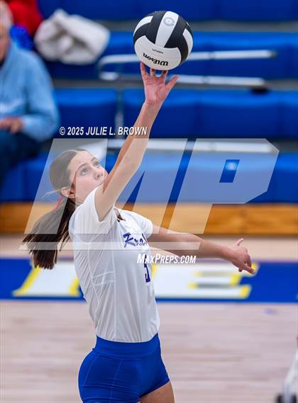 Thumbnail 1 in Roncalli vs. Cathedral (IHSAA 3A Regional Championship) photogallery.