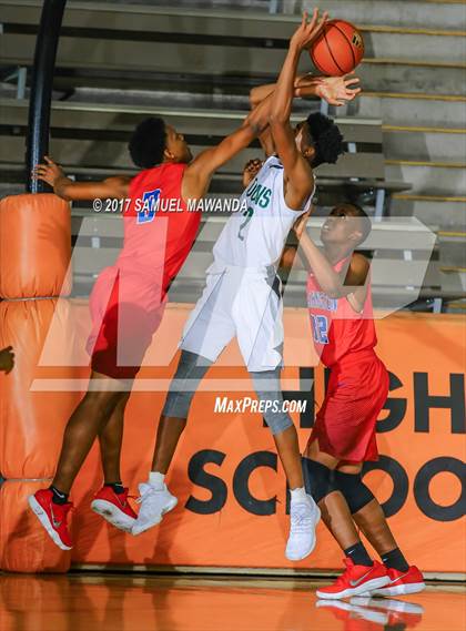 Thumbnail 3 in George Washington Prep vs Dorsey (77th Annual Beverly Hills Tournament)  photogallery.