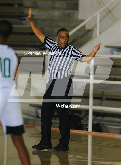 Thumbnail 3 in George Washington Prep vs Dorsey (77th Annual Beverly Hills Tournament)  photogallery.