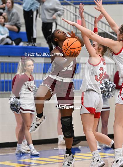 Thumbnail 3 in  Vilonia vs Benton (AAA 5A State Playoff 1st round) photogallery.
