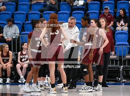 Thumbnail 2 in  Vilonia vs Benton (AAA 5A State Playoff 1st round) photogallery.