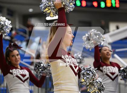 Thumbnail 2 in  Vilonia vs Benton (AAA 5A State Playoff 1st round) photogallery.