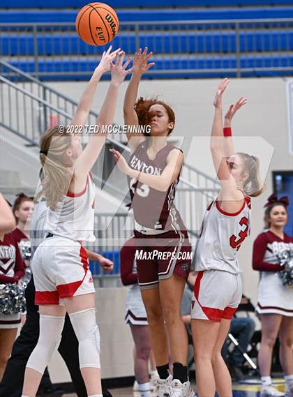 Thumbnail 3 in  Vilonia vs Benton (AAA 5A State Playoff 1st round) photogallery.