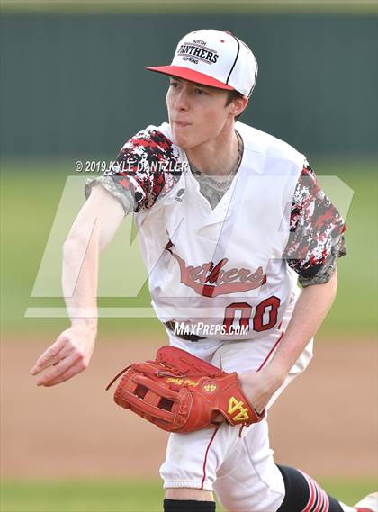 Thumbnail 1 in Era vs North Hopkins (Lindsay Tournament) photogallery.