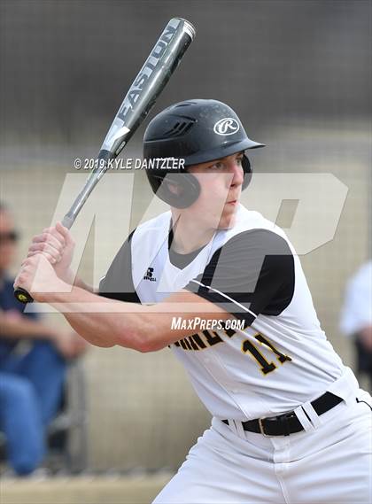 Thumbnail 1 in Era vs North Hopkins (Lindsay Tournament) photogallery.