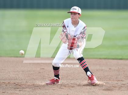 Thumbnail 1 in Era vs North Hopkins (Lindsay Tournament) photogallery.