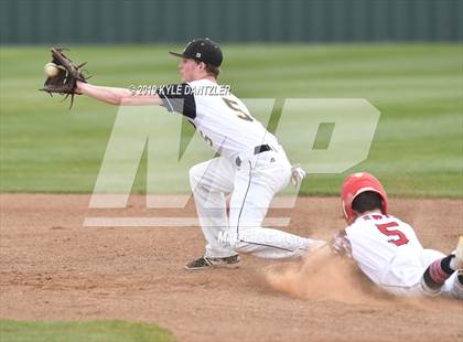 Thumbnail 1 in Era vs North Hopkins (Lindsay Tournament) photogallery.