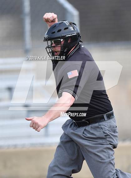 Thumbnail 1 in Era vs North Hopkins (Lindsay Tournament) photogallery.