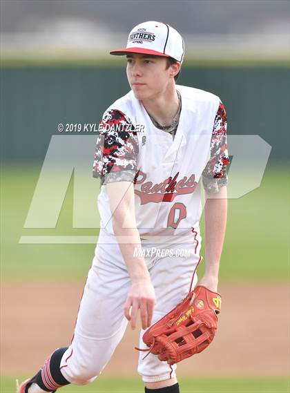 Thumbnail 1 in Era vs North Hopkins (Lindsay Tournament) photogallery.