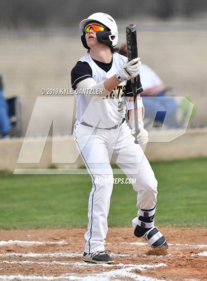 Thumbnail 3 in Era vs North Hopkins (Lindsay Tournament) photogallery.