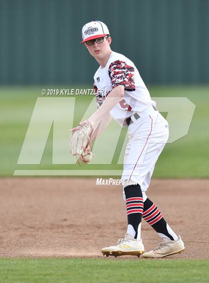 Thumbnail 1 in Era vs North Hopkins (Lindsay Tournament) photogallery.