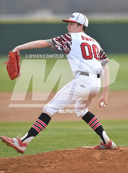 Thumbnail 3 in Era vs North Hopkins (Lindsay Tournament) photogallery.