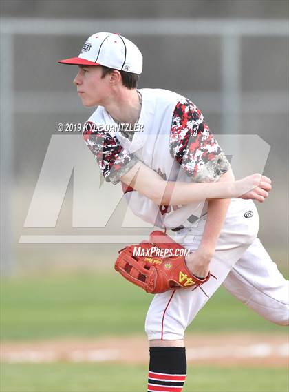 Thumbnail 1 in Era vs North Hopkins (Lindsay Tournament) photogallery.