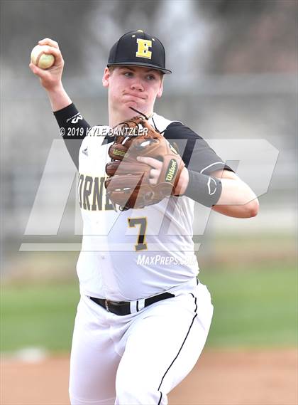 Thumbnail 1 in Era vs North Hopkins (Lindsay Tournament) photogallery.
