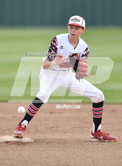 Thumbnail 3 in Era vs North Hopkins (Lindsay Tournament) photogallery.