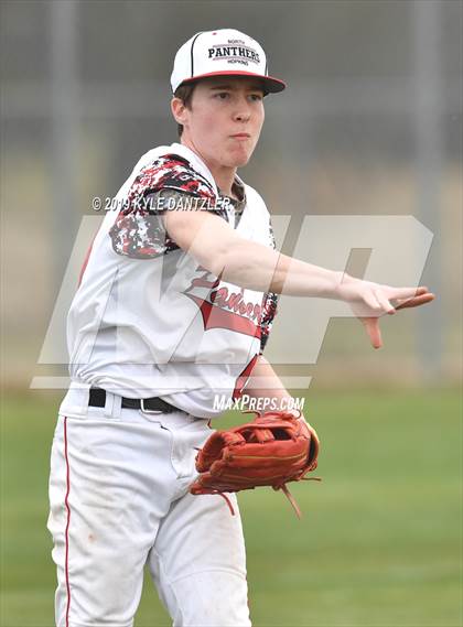 Thumbnail 2 in Era vs North Hopkins (Lindsay Tournament) photogallery.