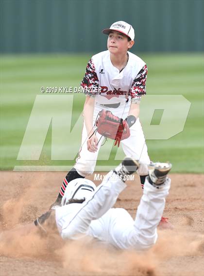 Thumbnail 1 in Era vs North Hopkins (Lindsay Tournament) photogallery.